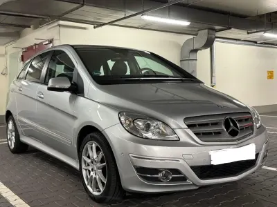 Gebraucht Mercedes B180 Sport 109 PS (80 kW) 2011 Silber Van / Kleinbus