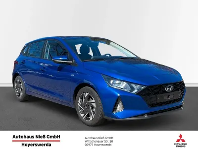 Gebraucht Hyundai i20 101 PS (74 kW) 2024 Blau Kleinwagen