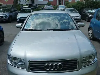 Gebraucht Audi A4 131 PS (96 kW) 2002 Silber Limousine