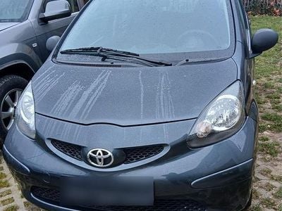 Gebraucht Toyota Aygo 68 PS (50 kW) 2008 Grau Kleinwagen