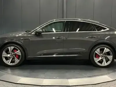 Gebraucht Audi Q8 e-tron Performance 250 kW (340 PS) 2024 Grau SUV