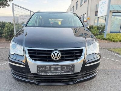 Second-hand VW Touran 140 CP (102 kW) 2007 Negru Monovolum