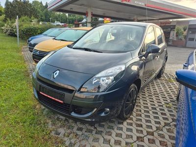 Grau Gebraucht 2012 Renault Scénic III Van / Kleinbus | 7.490 € (Etwas zu teuer)