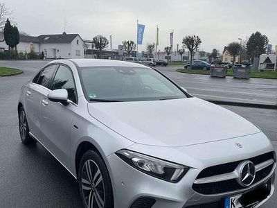 Gebraucht Mercedes A250 Progressive 160 PS (117 kW) 2020 Grau Limousine