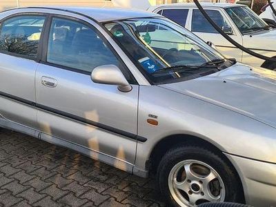 Silber Gebraucht 1999 Mitsubishi Carisma Limousine | 2.999 € (Etwas zu teuer)