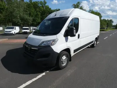 Gebraucht Opel Movano Edition 140 PS (102 kW) 2023 Casablancaweiss/glacier/arctic Van