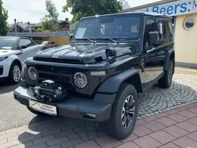Neu BAW 212 166 PS (122 kW) 2026 Schwarz SUV