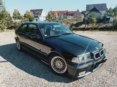 Gebraucht BMW 323 M Sport 170 PS (125 kW) 1998 Schwarz Coupé
