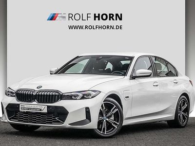 Weiß Gebraucht 2022 BMW 320e Shadowline Limousine | 31.310 € (Teuer)