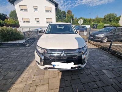 Mitsubishi Outlander P-HEV