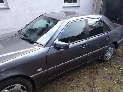 Mercedes C180