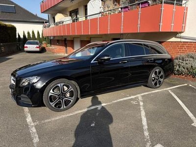 Gebraucht Mercedes E220 AMG line 194 PS (142 kW) 2017 Schwarz Kombi