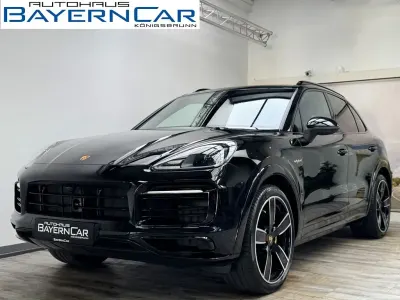 Gebraucht Porsche Cayenne E-Hybrid Platinum Edition 470 PS (345 kW) 2023 Chromitschwarz SUV