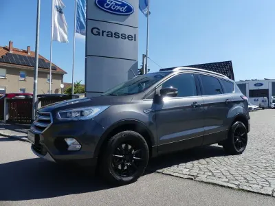 Gebraucht Ford Kuga Cool & Connect 120 PS (88 kW) 2019 Grau SUV