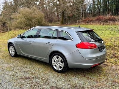 Grau Gebraucht 2010 Opel Insignia Kombi | 3.700 € (Guter Preis)