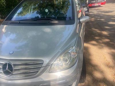 Gebraucht Mercedes B180 109 PS (80 kW) 2008 Silber Van / Kleinbus