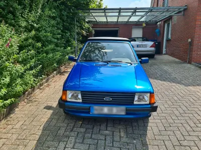 Gebraucht Ford Escort Cabriolet 106 PS (77 kW) 1984 Blau Cabrio