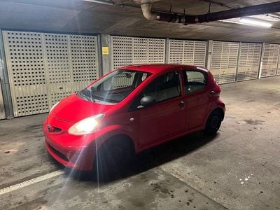 Rot Gebraucht 2006 Toyota Aygo Kleinwagen | 2.000 € (Guter Preis)
