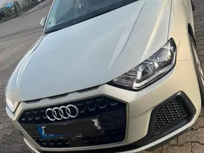 Gebraucht Audi A1 Sportback Advanced Plus 95 PS (69 kW) 2023 Andere farben Kleinwagen