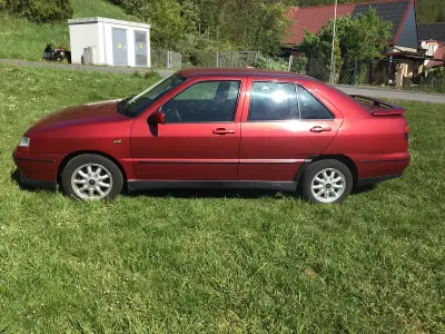 Second-hand Seat Toledo 101 CP (74 kW) 1998 Roșu Berlinǎ