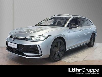 Gebraucht VW Passat R-line 177 PS (130 kW) 2024 Oyster silver metallic Kombi
