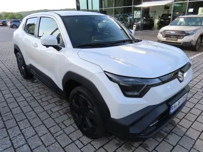 Gebraucht Suzuki e-Vitara Comfort+ 135 kW (184 PS) 2026 Weiß SUV