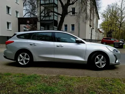 Gebraucht Ford Focus 95 PS (69 kW) 2018 Silber Kombi
