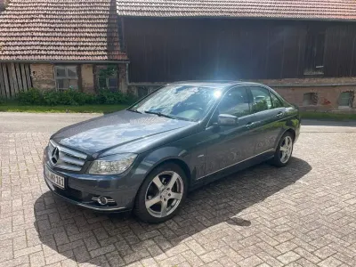 Używany Mercedes C180 156 KM (114 kW) 2010 Szary Sedan/Limuzyna