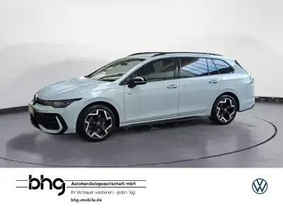 Gebraucht VW Golf VIII R-line 150 PS (110 kW) 2025 Blau Kombi