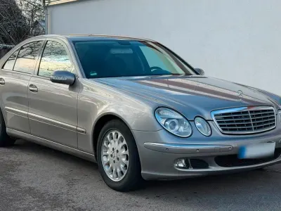 Gebraucht Mercedes E220 150 PS (110 kW) 2006 Grau Limousine