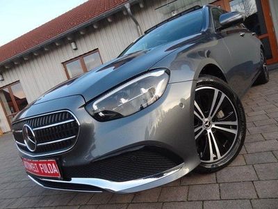 Grau Gebraucht 2022 Mercedes E400 Avantgarde Limousine | 43.280 € (Fairer Preis)