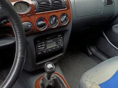 Usata Ford Escort Ghia 115 CV (84 kW) 1998 Nero Berlina