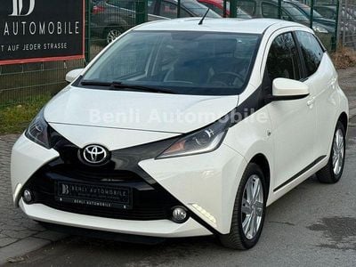 Weiß Gebraucht 2017 Toyota Aygo X-play Kleinwagen | 7.490 € (Fairer Preis)