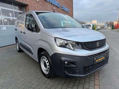 Gebraucht Peugeot Partner Premium 131 PS (96 kW) 2019 Silber Van / Kleinbus