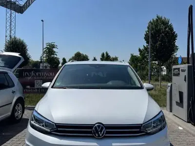 Gebraucht VW Touran Comfortline 150 PS (110 kW) 2022 Van / Kleinbus