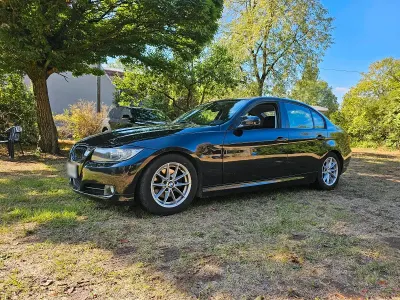 Gebraucht BMW 318 143 PS (105 kW) 2009 Schwarz Kombi