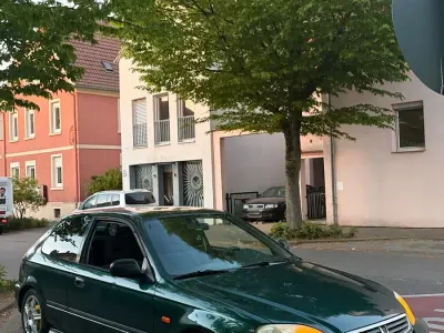 Usata Honda Civic 90 CV (66 kW) 2001 Verde Utilitaria