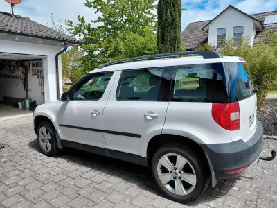 Gebraucht Skoda Yeti Easy 105 PS (77 kW) 2012 Schwarz SUV