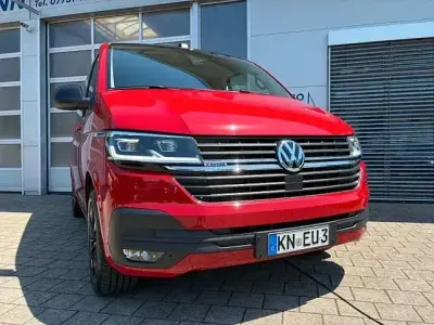 Gebraucht VW Multivan Edition 204 PS (150 kW) 2024 Kirschrot Van / Kleinbus