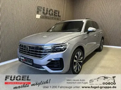 Używany VW Touareg R-line 422 KM (310 kW) 2019 Srebrny SUV