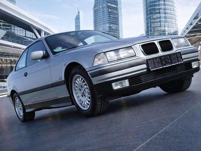 Second-hand BMW 316 Comfort Edition 102 CP (75 kW) 1998 Argintiu Coupe