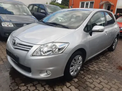 Gebraucht Toyota Auris Life+ 132 PS (97 kW) 2011 Silber Kleinwagen