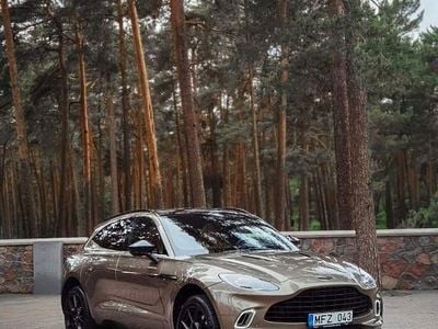 Aston Martin DBX