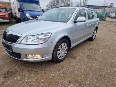 Gebraucht Skoda Octavia Ambiente 122 PS (89 kW) 2011 Brilliantsilber metallic Kombi