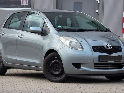 Gebraucht Toyota Yaris Sol 87 PS (63 kW) 2006 Silber Limousine