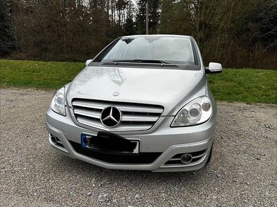 Usata Mercedes B180 109 CV (80 kW) 2010 Argento Monovolume