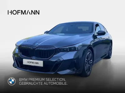 Gebraucht BMW 520 M Sport 197 PS (144 kW) 2025 Sophistograu brillanteffekt metallic Limousine