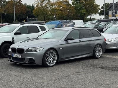 Grau Gebraucht 2012 BMW 520 M Sport Kombi | 17.749 €