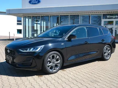 Gebraucht Ford Focus ST-Line 125 PS (91 kW) 2024 Schwarz Limousine