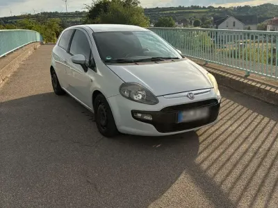 Gebraucht Fiat Punto Evo 80 PS (58 kW) 2011 Weiß Kleinwagen